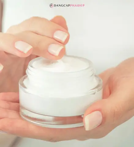 Có Nên Dùng Kem Dưỡng Ẩm Có Chứa Spf Khi Đi Ngủ?