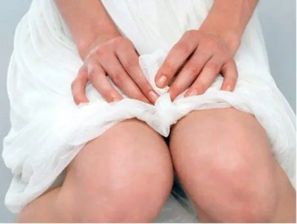 Có Nên Vệ Sinh Vùng Kín Bằng Nước Muối Sinh Lý? | Vinmec