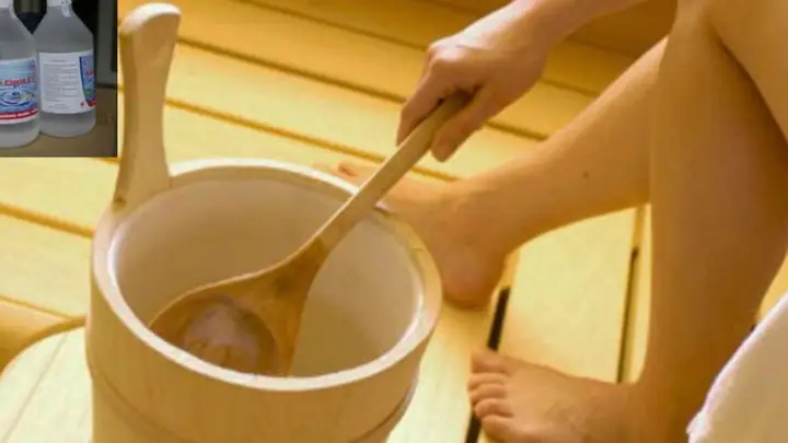 Rửa Vùng Kín Bằng Nước Muối Sinh Lý: Nên Hay Không?