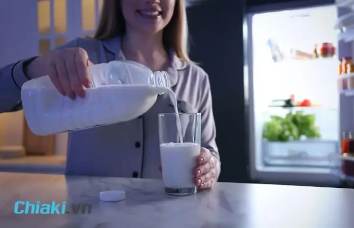 Có Nên Uống Sữa Vào Ban Đêm? Có Nên Uống Sữa Vào Ban Đêm?