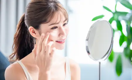 Khi Trang Điểm Nên Sử Dụng Kem Chống Nắng Hay Kem Lót Trước? Khi Trang Điểm Nên Sử Dụng Kem Chống Nắng Hay Kem Lót Trước?