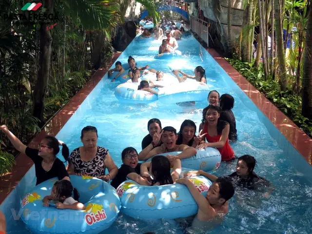 Công Viên Nước Đầm Sen