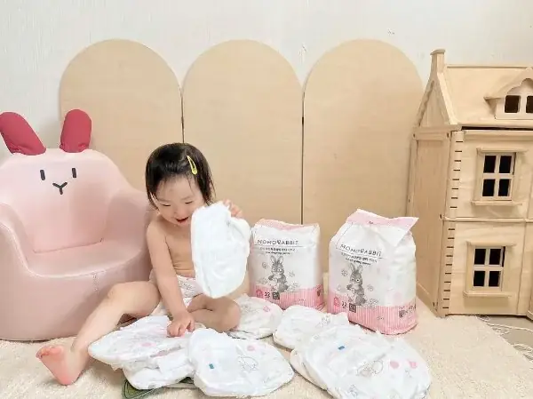 Bỉm Cho Bé Gái Loại Nào Tốt, Thoáng Khí Ít Hăm?