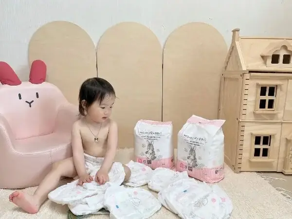 Khả Năng Thấm Hút Lớn, Được Thiết Kế Phù Hợp Với Cơ Thể Bé Gái