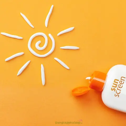 Tại Sao Nhất Định Phải Thoa Kem Chống Nắng Trước Khi Trang Điểm?