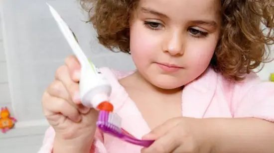 Top 5 Kem Đánh Răng Nuốt Được Cho Bé Mẹ Nên Biêt Top 5 Kem Đánh Răng Nuốt Được Cho Bé Mẹ Nên Biêt