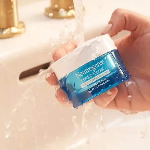 Đây Là 5 Lọ Kem Dưỡng Ẩm Lành Tính, Giúp Mẹ Bầu Có Được Làn Da Căng Mọng, Không Lo Lão Hóa Sớm. Đây Là 5 Lọ Kem Dưỡng Ẩm Lành Tính, Giúp Mẹ Bầu Có Được Làn Da Căng Mọng, Không Lo Lão Hóa Sớm.