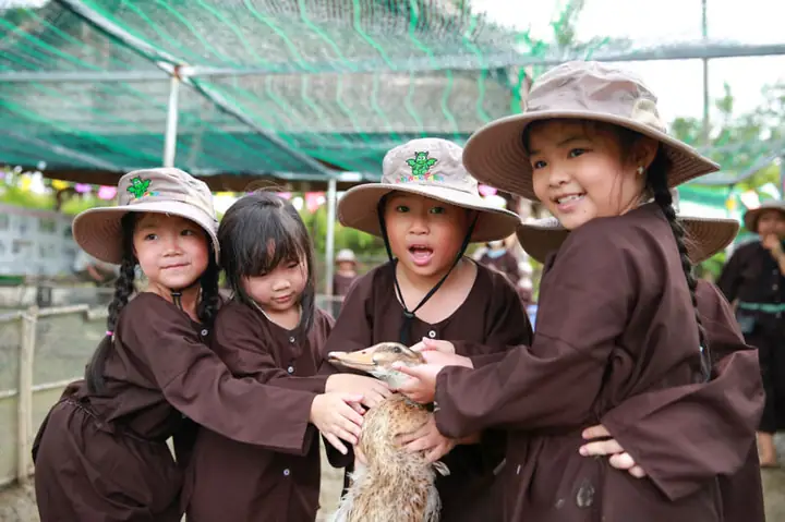 Dạy Bé Lòng Trắc Ẩn, Yêu Thương Vạn Vật