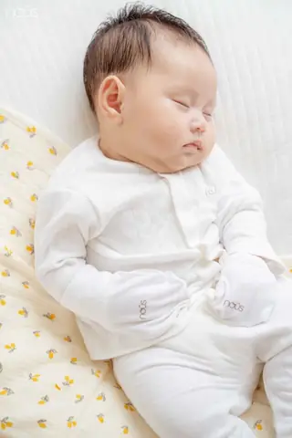 Chọn Chất Liệu Đồ Sơ Sinh Cho Bé Trai Vào Mùa Hè