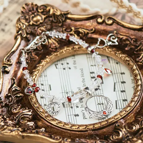 Vòng Đeo Tay Làm Từ Vật Liệu Tự Nhiên: – Gypsy.lala