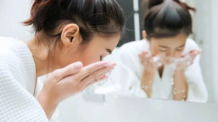 Rửa Mặt Sạch Trước Khi Bôi Rửa Mặt Sạch Trước Khi Bôi