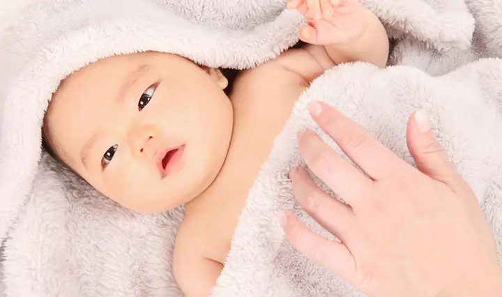 4một Số Lưu Ý Khi Cho Bé 7 Tháng Sử Dụng Váng Sữa