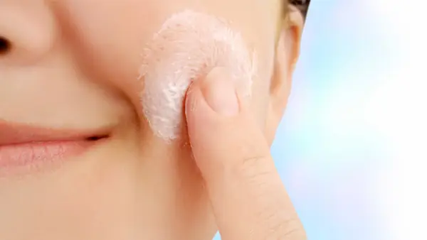 Da Nhạy Cảm Có Cần Tẩy Tế Bào Chết Không?