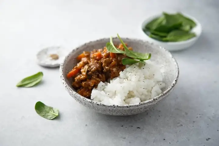 Cơm Thịt Bò Bằm Sốt Bí Đỏ