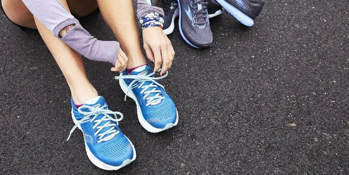 Máy Hấp Giày Tia Uv Có Tác Dụng Gì? Có Nên Mua Không?