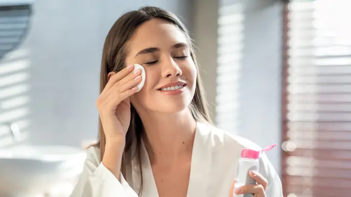 Toner Cho Da Dầu Mụn Và Những Điều Bạn Cần Biết - Nhà Thuốc Fpt ... Toner Cho Da Dầu Mụn Và Những Điều Bạn Cần Biết - Nhà Thuốc Fpt ...