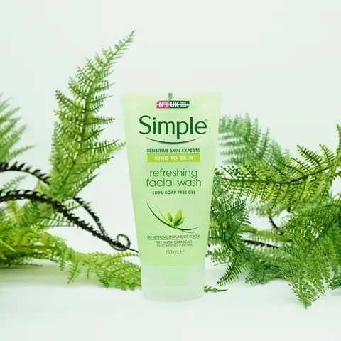 Sữa Rửa Mặt Simple Refreshing Facial Wash