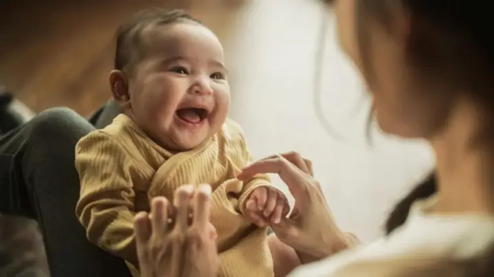 Phản Hồi Theo Cảm Xúc Của Bé