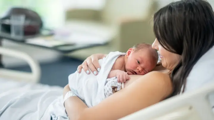 Dành Thời Gian Da Kề Da Ngay Sau Sinh