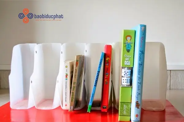 Làm Kệ Sách Mini Bằng Can Nhựa