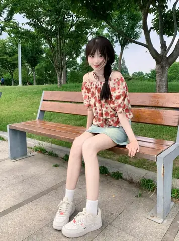 Tóc Cột Lệch Vai Duyên Dáng Tóc Cột Lệch Vai Duyên Dáng