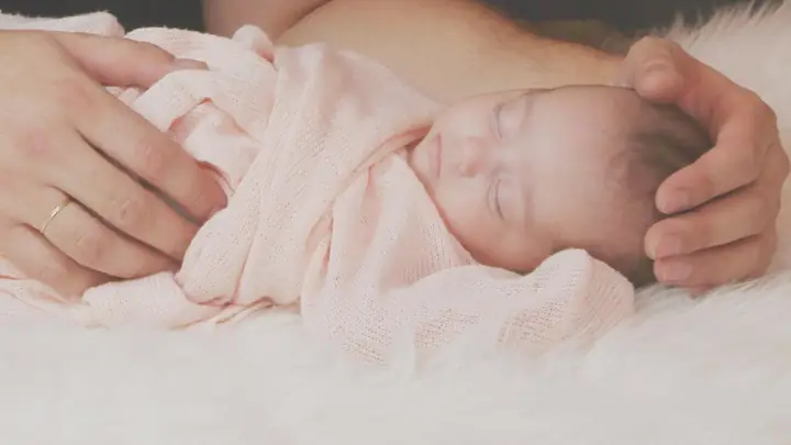 Cách Gấp Khăn Làm Gối Cho Trẻ Sơ Sinh Khi Bé Nằm Ngửa Cách Gấp Khăn Làm Gối Cho Trẻ Sơ Sinh Khi Bé Nằm Ngửa