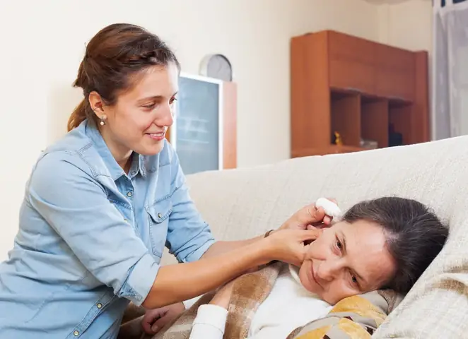 Dùng Thuốc Nhỏ Tai