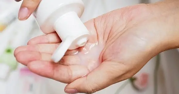 Vệ Sinh Cô Bé Hàng Ngày