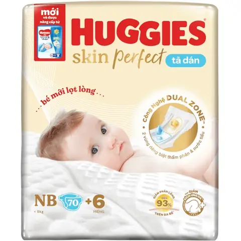 Miếng Lót Sơ Sinh Huggies Newborn 70 +6 Miếng - Suachobeyeu.vn