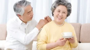 Người Già Uống Nước Yến Có Tốt Không? Dinh Dưỡng Từ Nước Yến