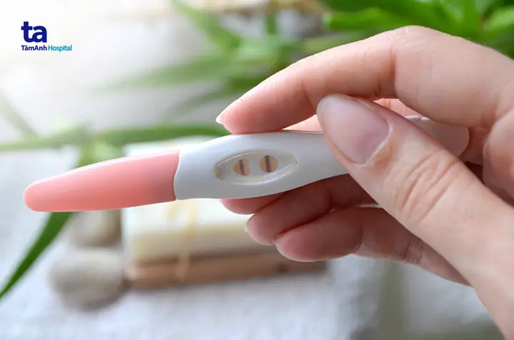 Que Thử Thai 2 Vạch Mờ Có Thai Không?