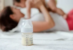 Hướng Dẫn Cách Hâm Nóng Sữa Mẹ Đúng Cách.