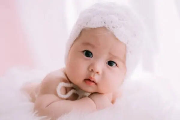 Vì Sao Việc Đặt Tên Con Gái Lại Quan Trọng?