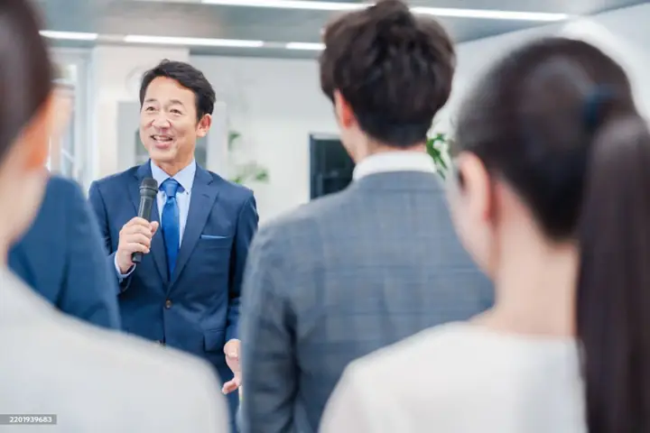 Tích Cực, Chứ Không Phải “tích Cực Độc Hại”