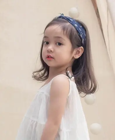 Kiểu Tóc Xoăn Nhẹ Phần Đuôi Kiểu Tóc Xoăn Nhẹ Phần Đuôi