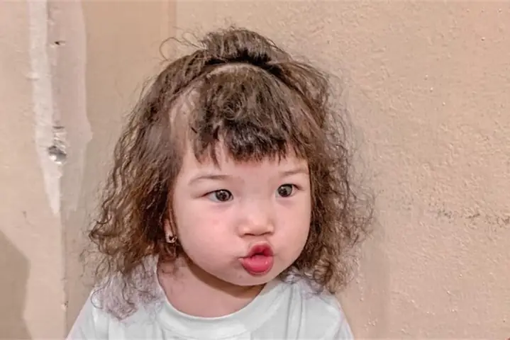 Kiểu Tóc Xoăn Xù Cho Bé Gái 7 Tuổi Kiểu Tóc Xoăn Xù Cho Bé Gái 7 Tuổi