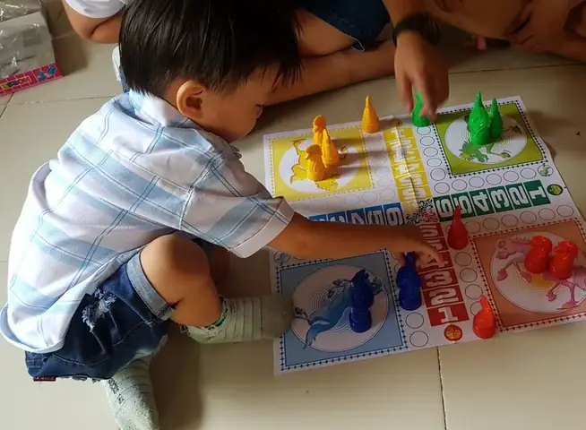 Chơi Cờ Cá Ngựa 3 Người