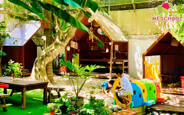 Trò Chơi Vận Động Cho Trẻ 24 - 36 Tháng - Bò Qua Chướng Ngại Vật